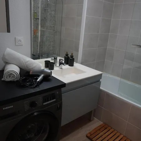 Tatil Evi Modern House With Private Garden Lormont